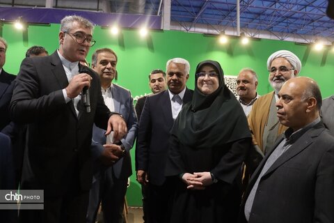 بازدیدفاطمه مهاجرانی سخنگوی  دولت در هجدهمین نمایشگاه بین المللی گردشگری وصنایع دستی مشهد