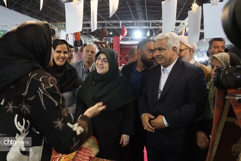 بازدیدفاطمه مهاجرانی سخنگوی  دولت در هجدهمین نمایشگاه بین المللی گردشگری وصنایع دستی مشهد