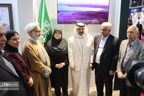 بازدیدفاطمه مهاجرانی سخنگوی  دولت در هجدهمین نمایشگاه بین المللی گردشگری وصنایع دستی مشهد