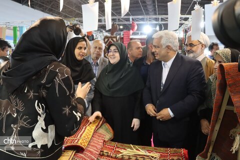 بازدیدفاطمه مهاجرانی سخنگوی  دولت در هجدهمین نمایشگاه بین المللی گردشگری وصنایع دستی مشهد