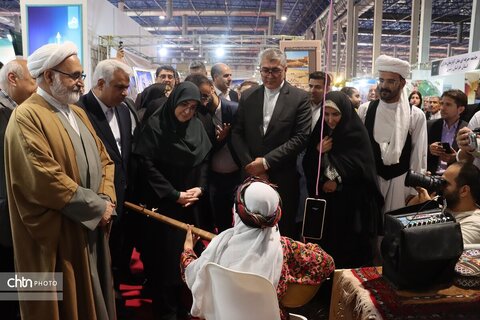بازدیدفاطمه مهاجرانی سخنگوی  دولت در هجدهمین نمایشگاه بین المللی گردشگری وصنایع دستی مشهد