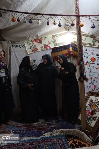 بازدیدفاطمه مهاجرانی سخنگوی  دولت در هجدهمین نمایشگاه بین المللی گردشگری وصنایع دستی مشهد