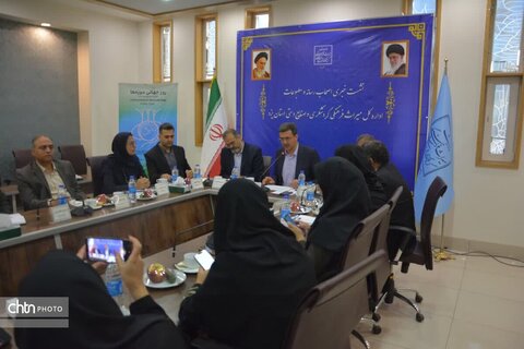 نشست خبری مدیر کل میراث فرهنگی، گردشگری و صنایع دستی یزد با اصحاب رسانه استان