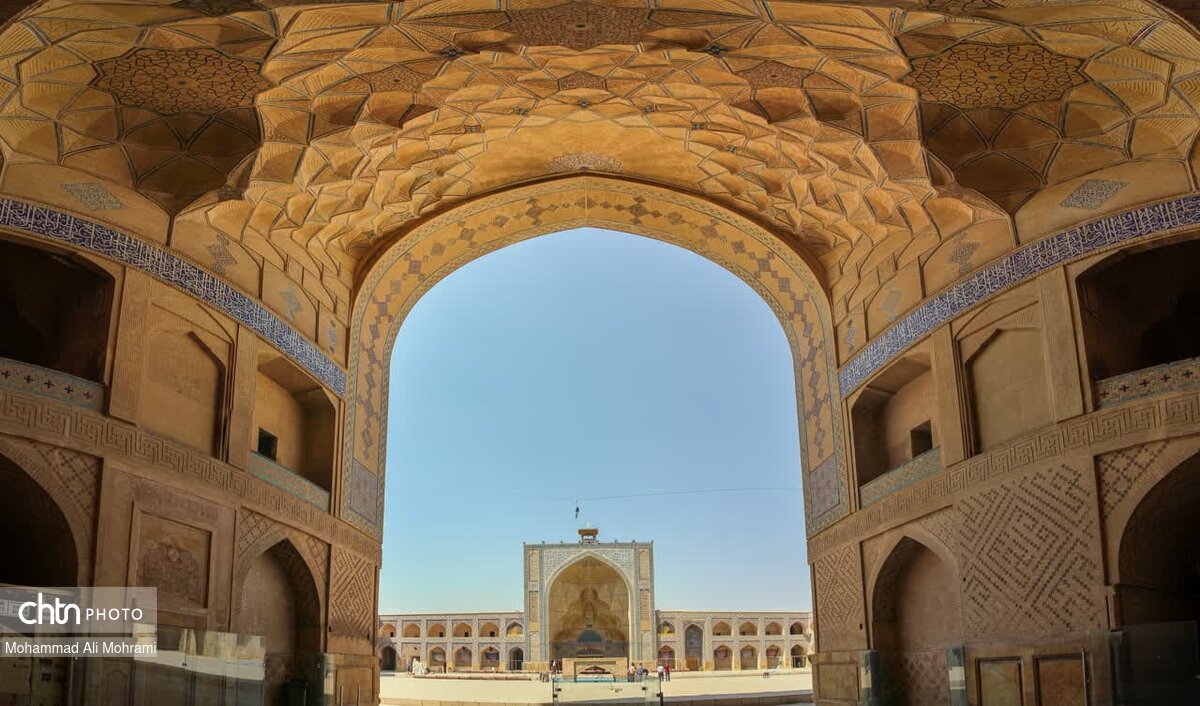 مسجد جامع عتیق، کتاب تاریخ معماری ایران باستان