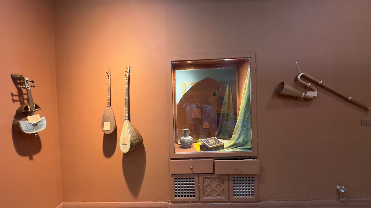 نمایشگاه آثار هنرمندان پژوهشکده هنرهای ملی در خانه هنرمندان برگزار می‌شود