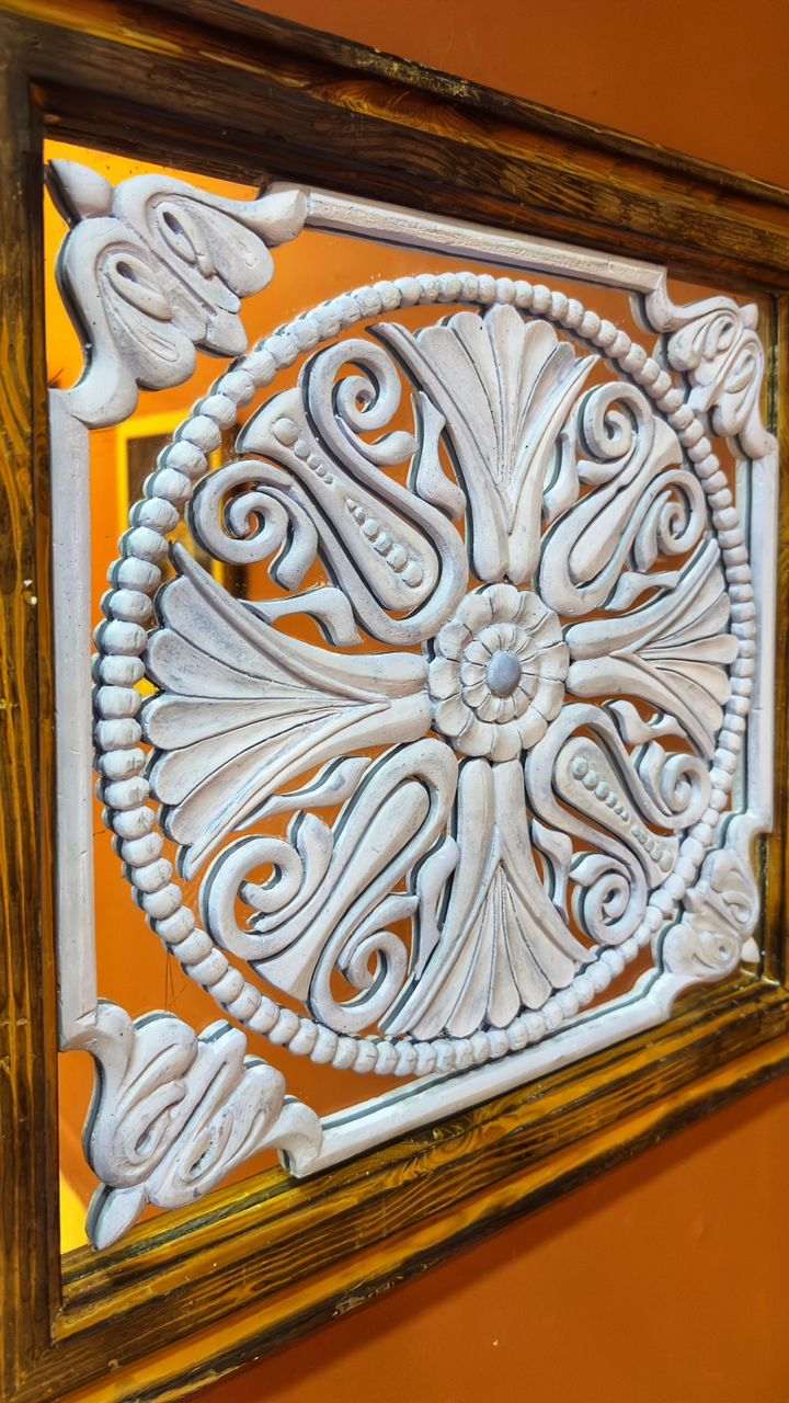 نمایشگاه آثار هنرمندان پژوهشکده هنرهای ملی در خانه هنرمندان برگزار میشود نمایشگاه آثار هنرمندان پژوهشکده هنرهای ملی در خانه هنرمندان برگزار میشود