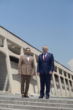 بازدید وزیر امورخارجه تاجیکستان از موزه فرش ایران
