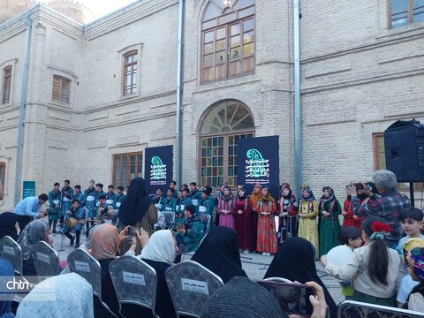 افتتاح جشنواره ملی مدو لباس زاگرس در محوطه تاریخی و فرهنگی قلعه فلک‌الافلاک