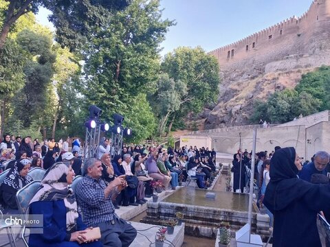 افتتاح جشنواره ملی مدو لباس زاگرس در محوطه تاریخی و فرهنگی قلعه فلک‌الافلاک