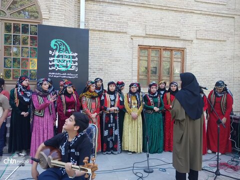 افتتاح جشنواره ملی مدو لباس زاگرس در محوطه تاریخی و فرهنگی قلعه فلک‌الافلاک