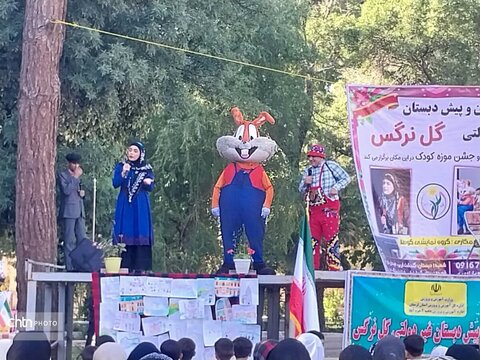 بازدید دانش آموزان از قلعه فلک‌الافلاک در روز جهانی موزه