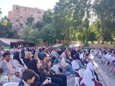 بازدید دانش آموزان از قلعه فلک‌الافلاک در روز جهانی موزه