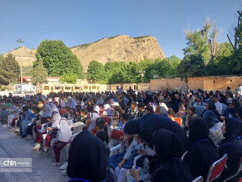 بازدید دانش آموزان از قلعه فلک‌الافلاک در روز جهانی موزه