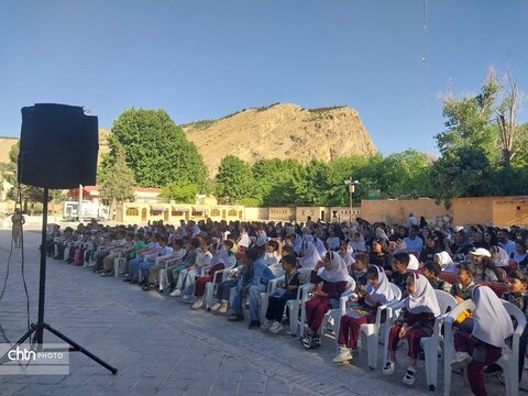 بازدید دانش آموزان از قلعه فلک‌الافلاک در روز جهانی موزه