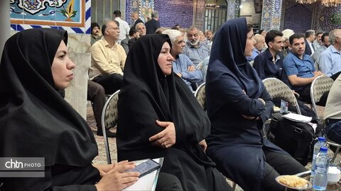 نشست مدیر کل میراث فرهنگی، گردشگری و صنایع دستی در جمع هیئت‌های مذهبی یزد