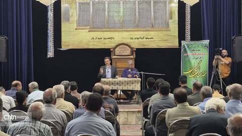 نشست مدیر کل میراث فرهنگی، گردشگری و صنایع دستی در جمع هیئت‌های مذهبی یزد