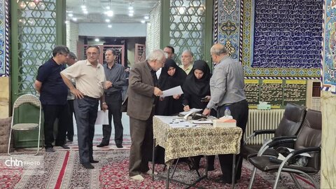 نشست مدیر کل میراث فرهنگی، گردشگری و صنایع دستی در جمع هیئت‌های مذهبی یزد
