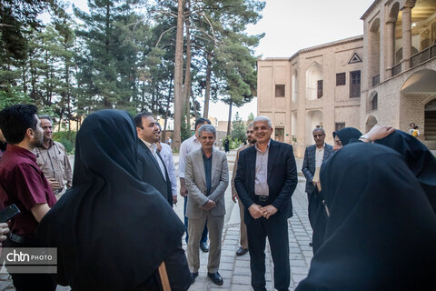 تقدیر از راهنمایان موزه‌های باغ و عمات جهانی اکبریه بیرجند