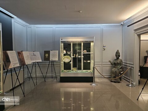 هشدارهای یگان‌حفاظت در نمایشگاه «روایت ناتمام»