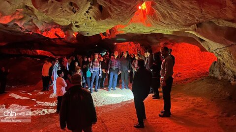 تور آشناسازی نخبگان با غار کتله خور شهرستان خدابنده در هفته میراث‌فرهنگی