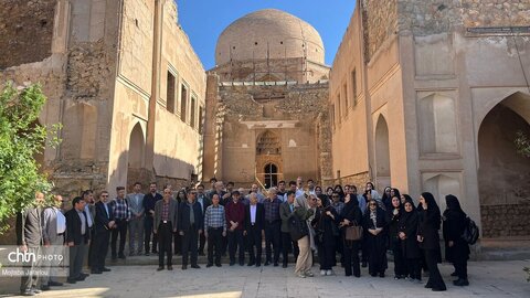 تور آشناسازی دستگاه‌های اجرایی  با آرامگاه چلبی اوغلو شهرستان سلطانیه  در هفته میراث‌فرهنگی