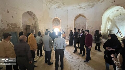 تور آشناسازی دستگاه‌های اجرایی  با آرامگاه چلبی اوغلو شهرستان سلطانیه  در هفته میراث‌فرهنگی