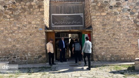 تور آشناسازی دستگاه‌های اجرایی  با آرامگاه چلبی اوغلو شهرستان سلطانیه  در هفته میراث‌فرهنگی