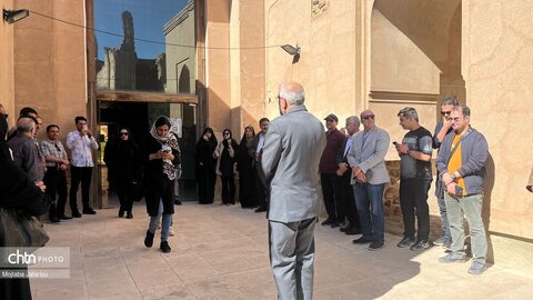 تور آشناسازی دستگاه‌های اجرایی  با آرامگاه چلبی اوغلو شهرستان سلطانیه  در هفته میراث‌فرهنگی