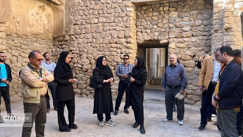 تور آشناسازی دستگاه‌های اجرایی  با آرامگاه چلبی اوغلو شهرستان سلطانیه  در هفته میراث‌فرهنگی