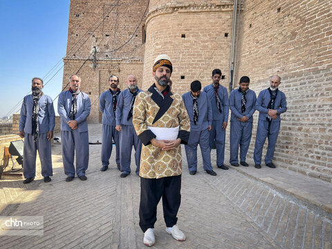 اجرای نمایش «دیده‌بان شقایق» در قلعه شوش