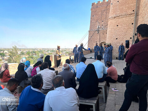 اجرای نمایش «دیده‌بان شقایق» در قلعه شوش