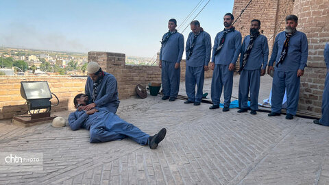 اجرای نمایش «دیده‌بان شقایق» در قلعه شوش