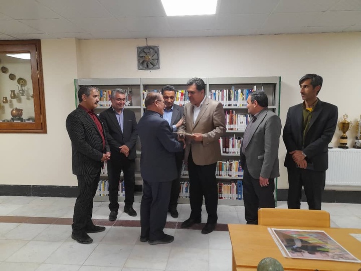 تجلیل ازمدیر موزه تاریخی و فرهنگی امام رضا (ع) سوق شهرستان کهگیلویه