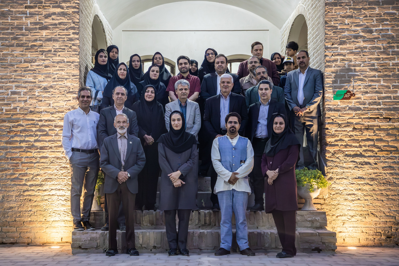 تجلیل از راهنمایان موزه باغ و عمارت جهانی اکبریه