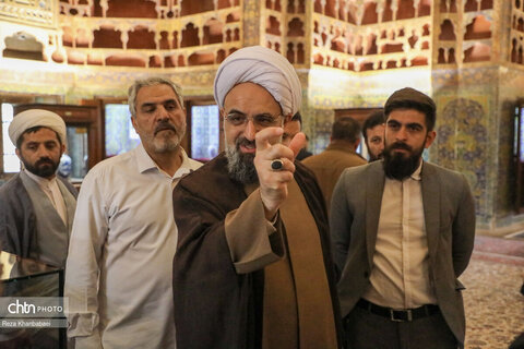 بازدید دبیر ستاد امر به معروف و نهی از منکر از بقعه شیخ صفی الدین اردبیلی