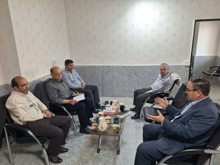 بازدید معاون صنایع‌دستی آذربایجان‌شرقی از کوزه‌کنان/ بررسی ظرفیت‌های شهر ملی سفال سنتی برای میزبانی رویداد ملی