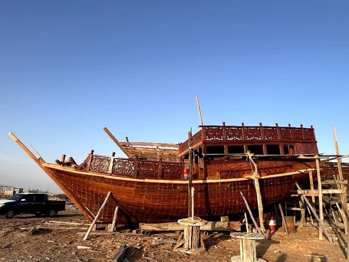 تولد دوباره لنج‌سازی‌قشم با آب‌اندازی نخستین شناورچوبی کاربری گردشگری