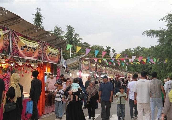 عطر گل‌های محمدی و بهاری در بوستان جهان‌نما پیچید/ استقبالی بی‌نظیر از جشنواره‌ای با چاشنی سنت‌های ایرانی