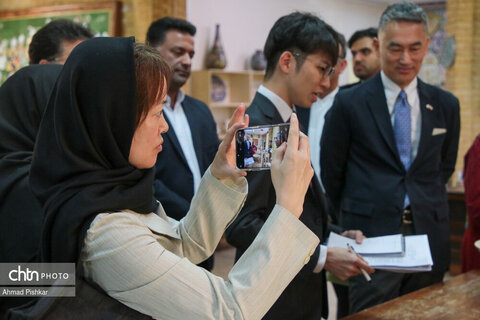 بازدید سفیر ژاپن از پژوهشکده هنرهای سنتی و صنایع دستی