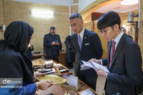 بازدید سفیر ژاپن از پژوهشکده هنرهای سنتی و صنایع دستی