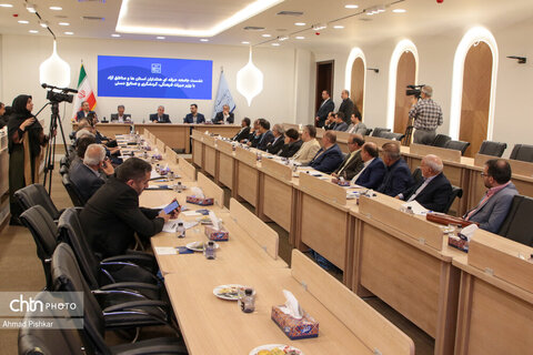 نشست جامعه حرفه ای هتلداران استان ها و مناطق آزاد با وزیر میراث فرهنگی، گردشگری و صنایع دستی