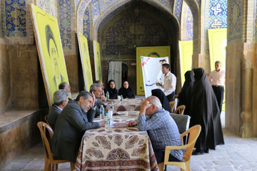 برپایی میز خدمت اداره‌کل میراث‌فرهنگی استان اصفهان