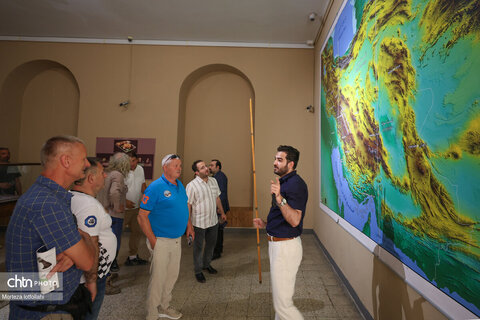 بازدید شرکت کنندگان تور بین‌المللی رالی جاده ابریشم از اماکن تاریخی و فرهنگی تهران