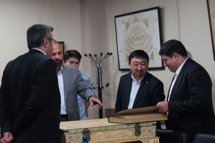 رئیس فرهنگستان علوم قزاقستان خواهان گسترش تعاملات با مرکز بینالمللی میکروفیلم نور شد