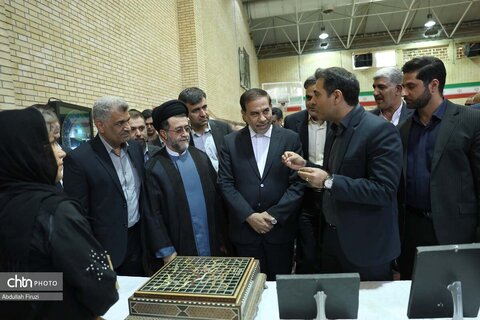 بازدید سخنگوی دستگاه قضا از غرفه های صنایع دستی استان فارس