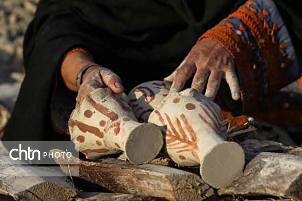 تلاش میراث فرهنگی سیستان و بلوچستان برای زنده ماندن هنر خاک در قصرقند