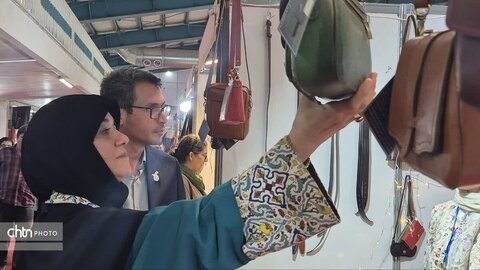 افتتاح شانزدهمین نمایشگاه سراسری صنایع دستی ایران و چهارمین جشنواره پخت نان سنتی در یزد
