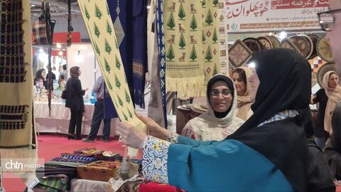 افتتاح شانزدهمین نمایشگاه سراسری صنایع دستی ایران و چهارمین جشنواره پخت نان سنتی در یزد
