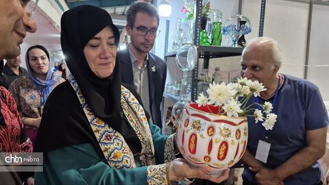 افتتاح شانزدهمین نمایشگاه سراسری صنایع دستی ایران و چهارمین جشنواره پخت نان سنتی در یزد