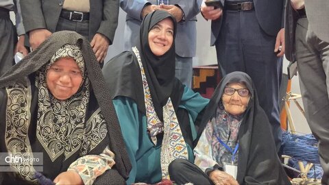 افتتاح شانزدهمین نمایشگاه سراسری صنایع دستی ایران و چهارمین جشنواره پخت نان سنتی در یزد